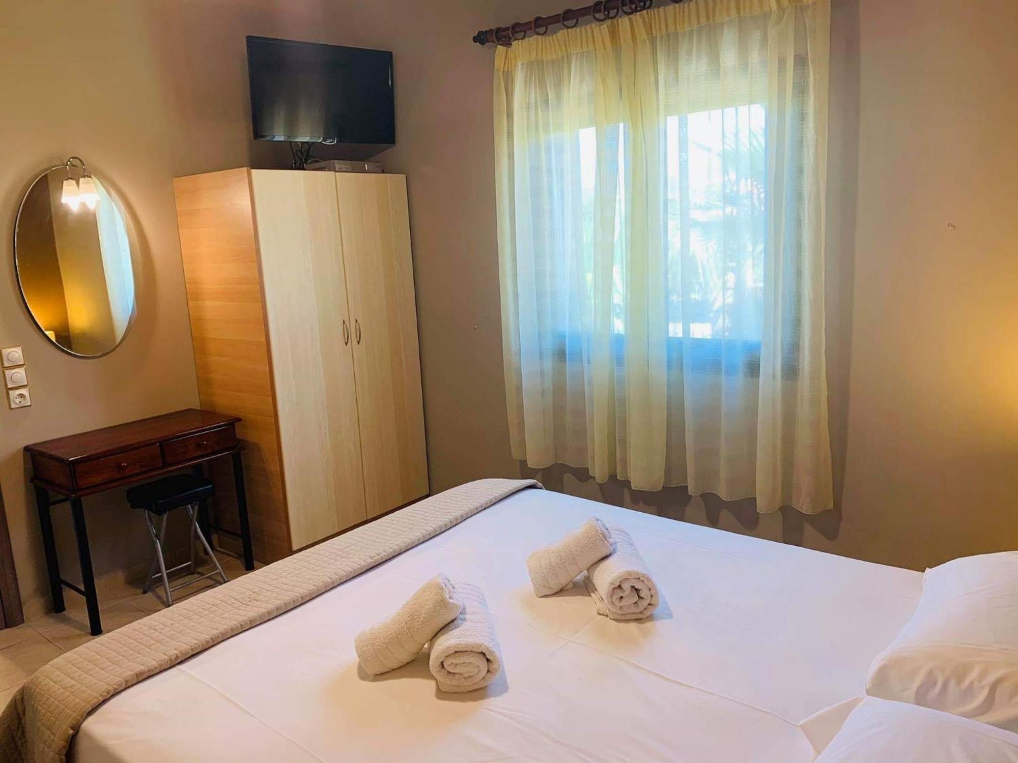 Finikes Apartments Sztúpa Szoba fotó