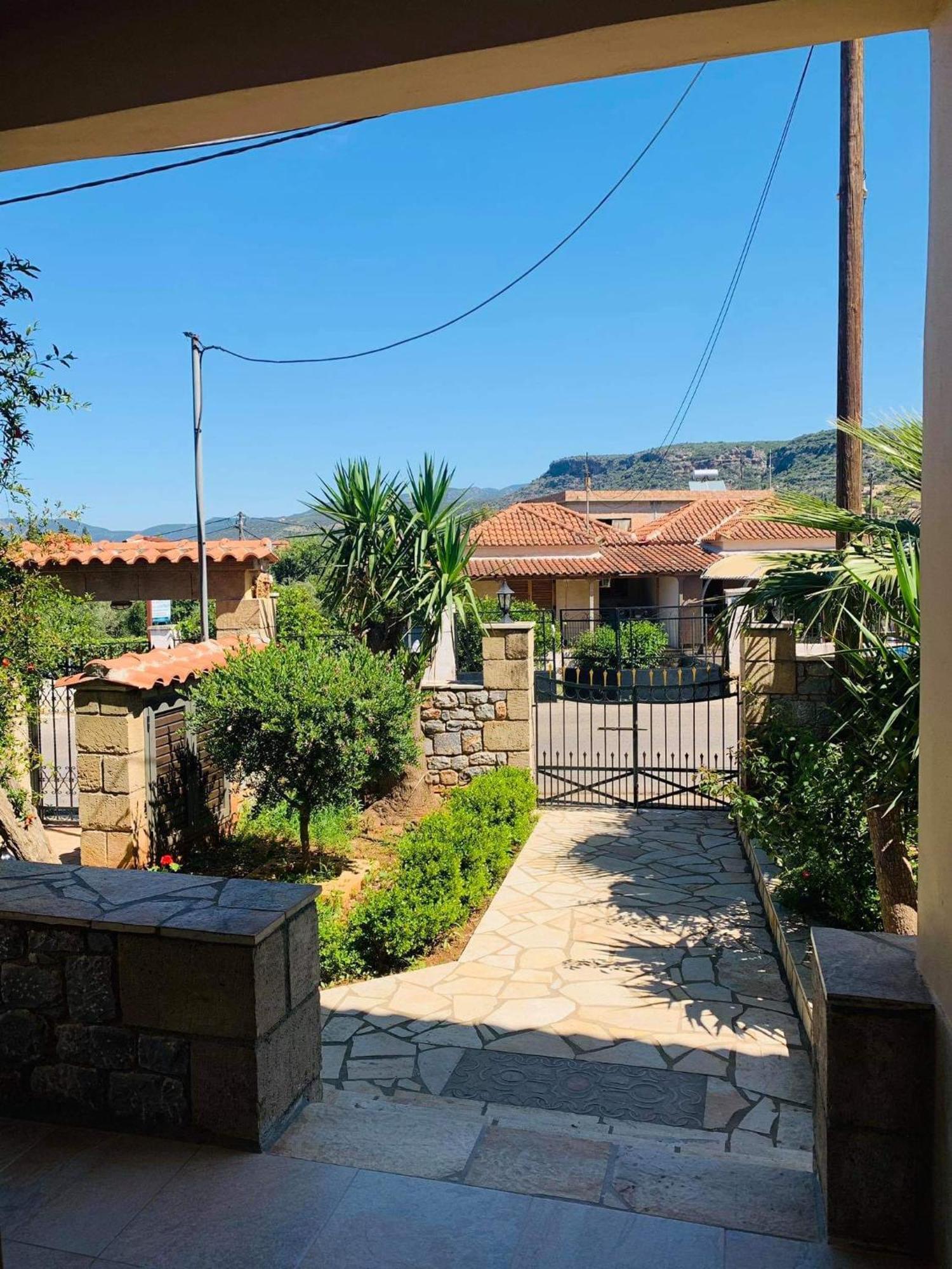Finikes Apartments Sztúpa Szoba fotó