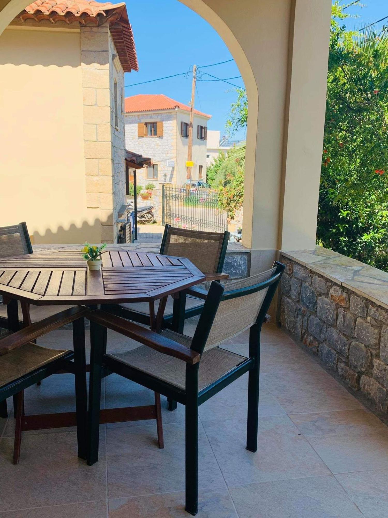 Finikes Apartments Sztúpa Szoba fotó